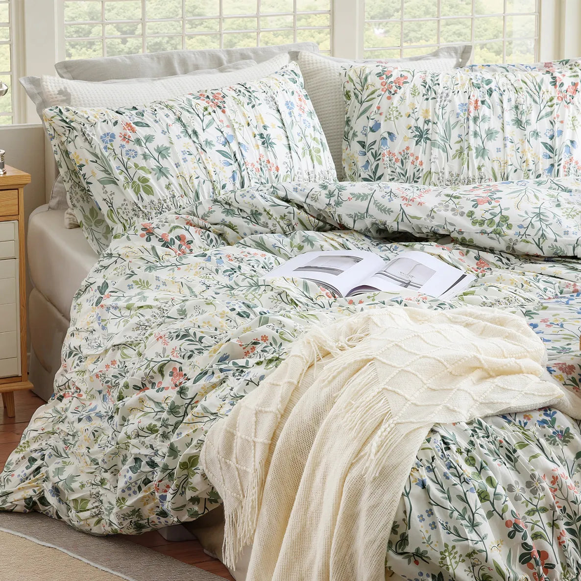 Multicolor floral cotton duvet set top layout