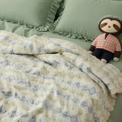 pastoral cottage floral quilt mint meadow bed