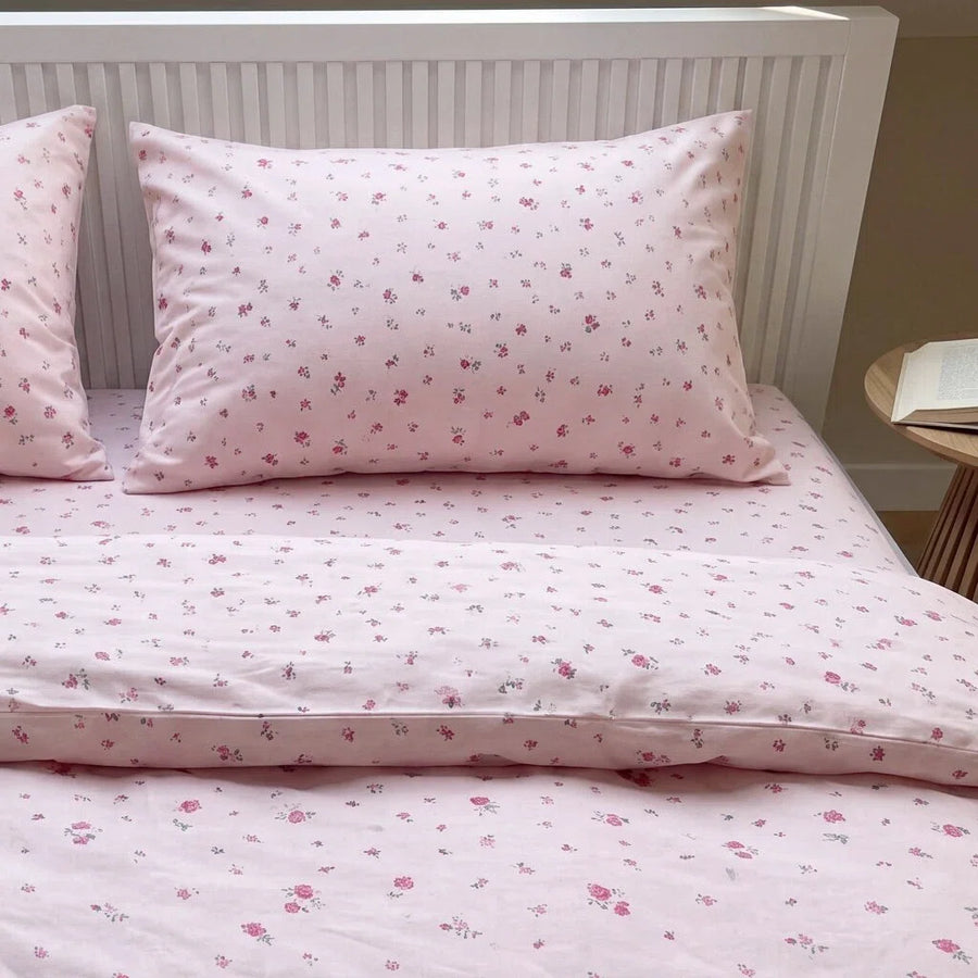 rosewick garden floral duvet cover set pillow fabric detail