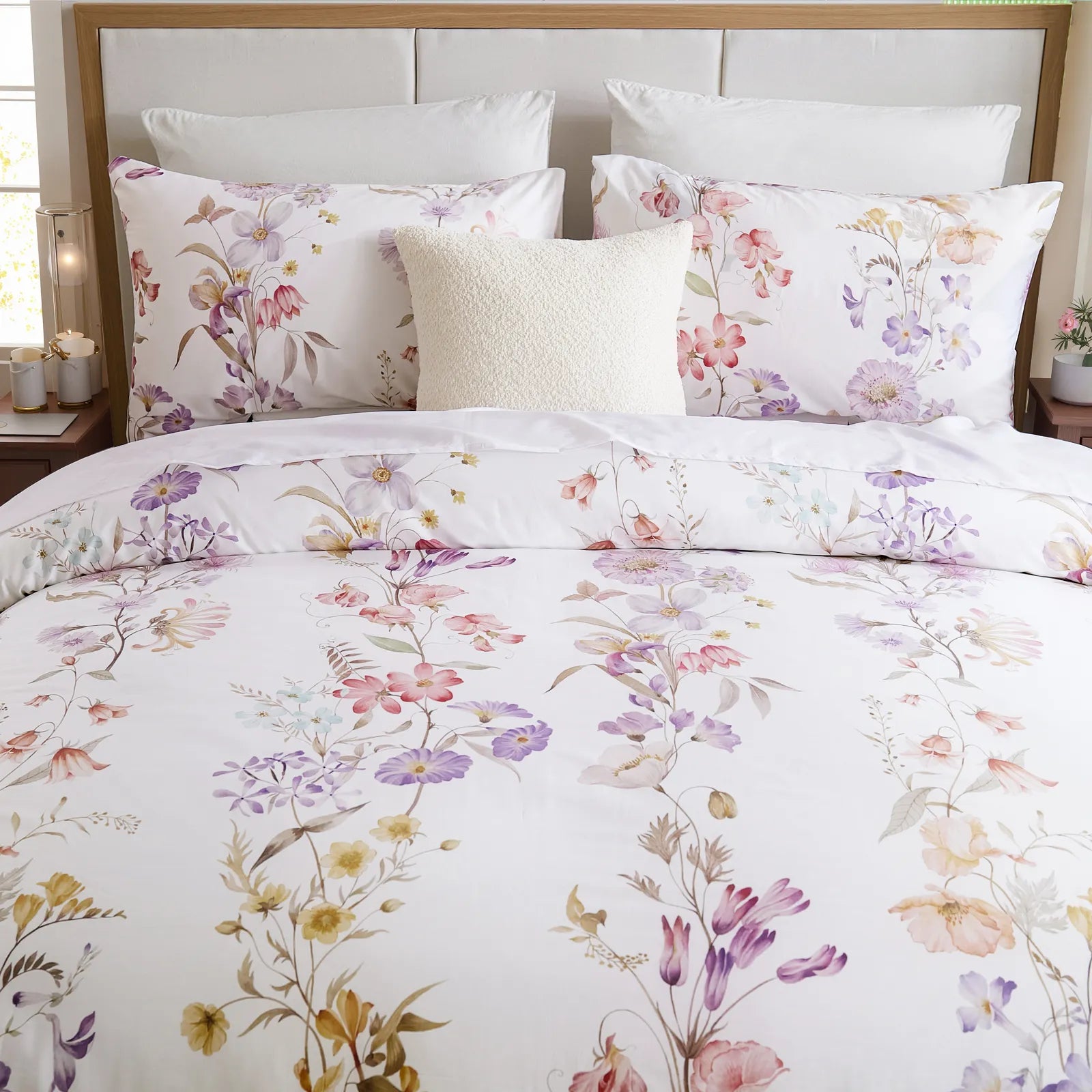 Front view detail of the comforter set with a decorative pillow