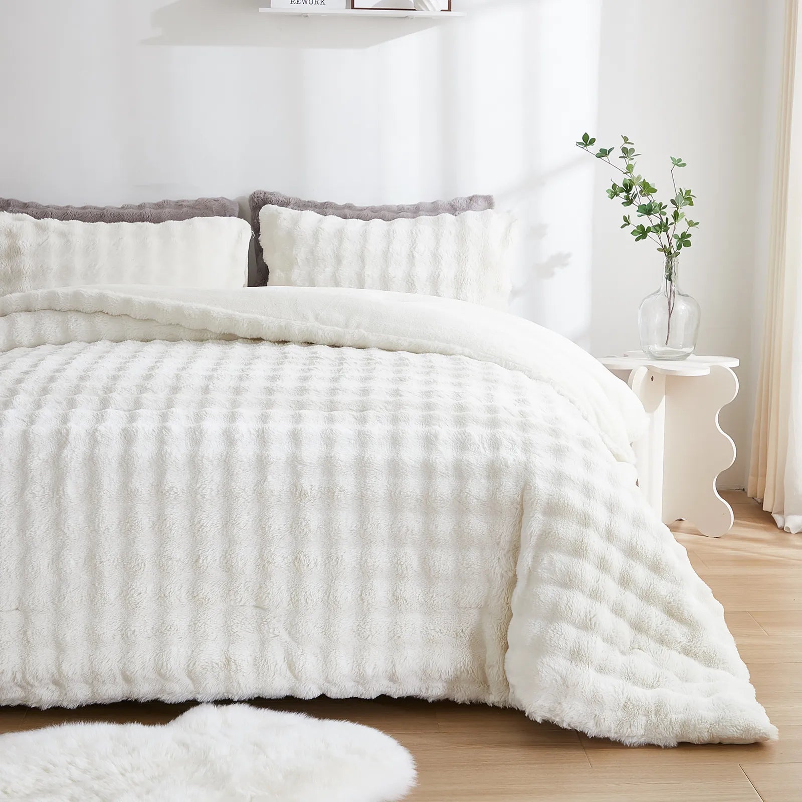 white rabbit velve bedding set