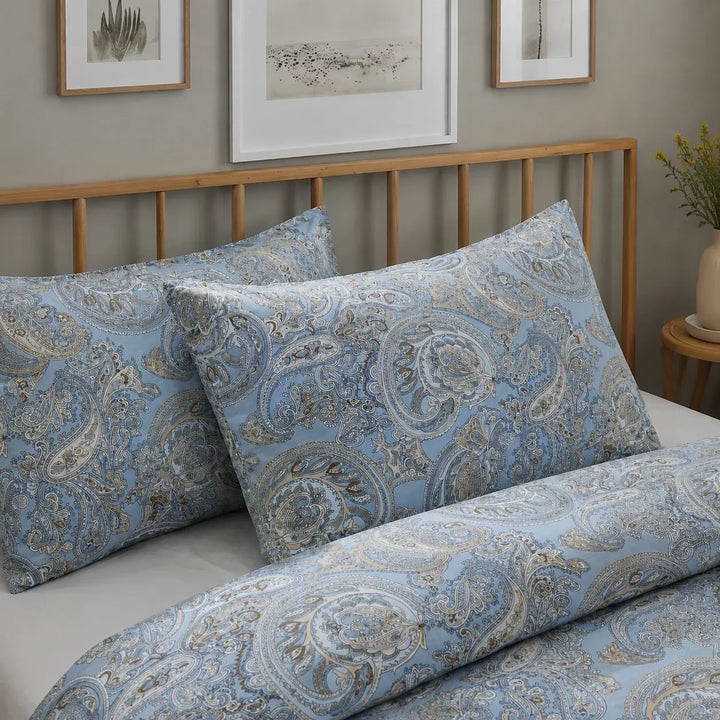 Paisley Bedding Isn’t Dated