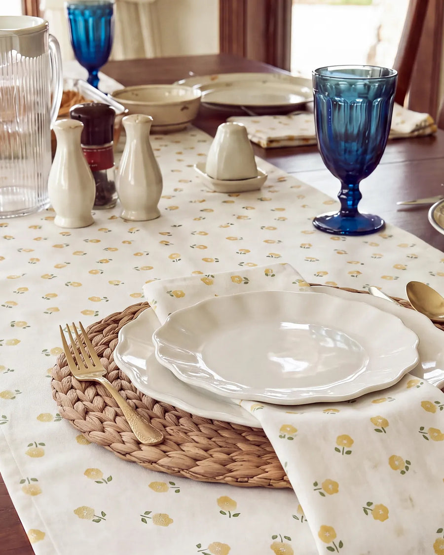 golden ditsy floral napkin set of 4 table setting