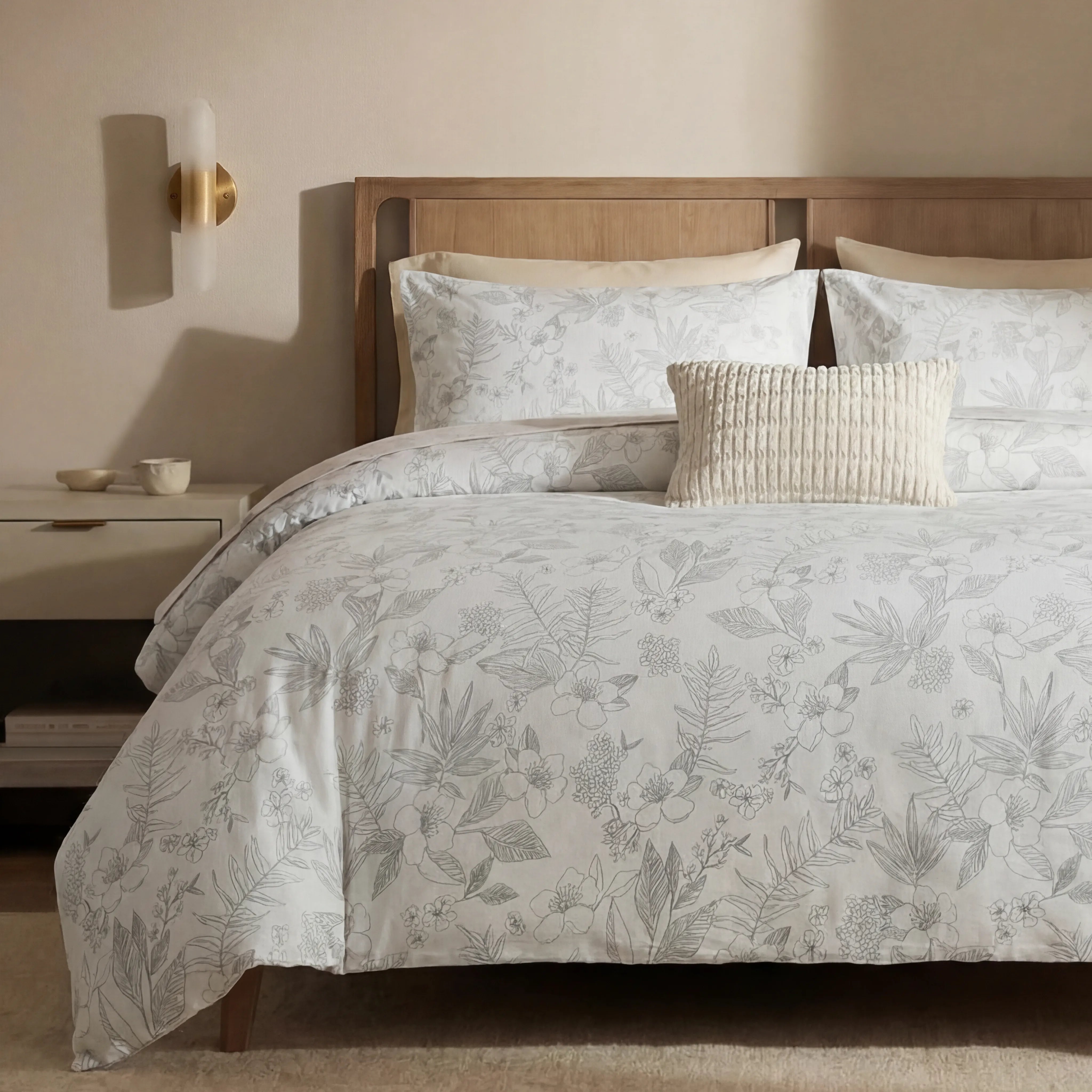 Minimalistic grey floral bedding front