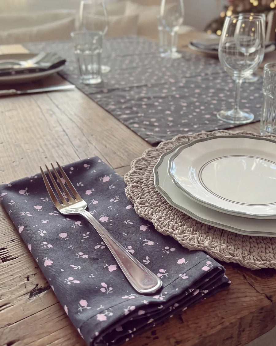 starlit bloom napkin set of 4 rustic wooden table