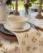 strawberry bramble napkin set of 4 table setting
