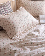 strawberry cottage ruffle duvet cover set pink strawberry print