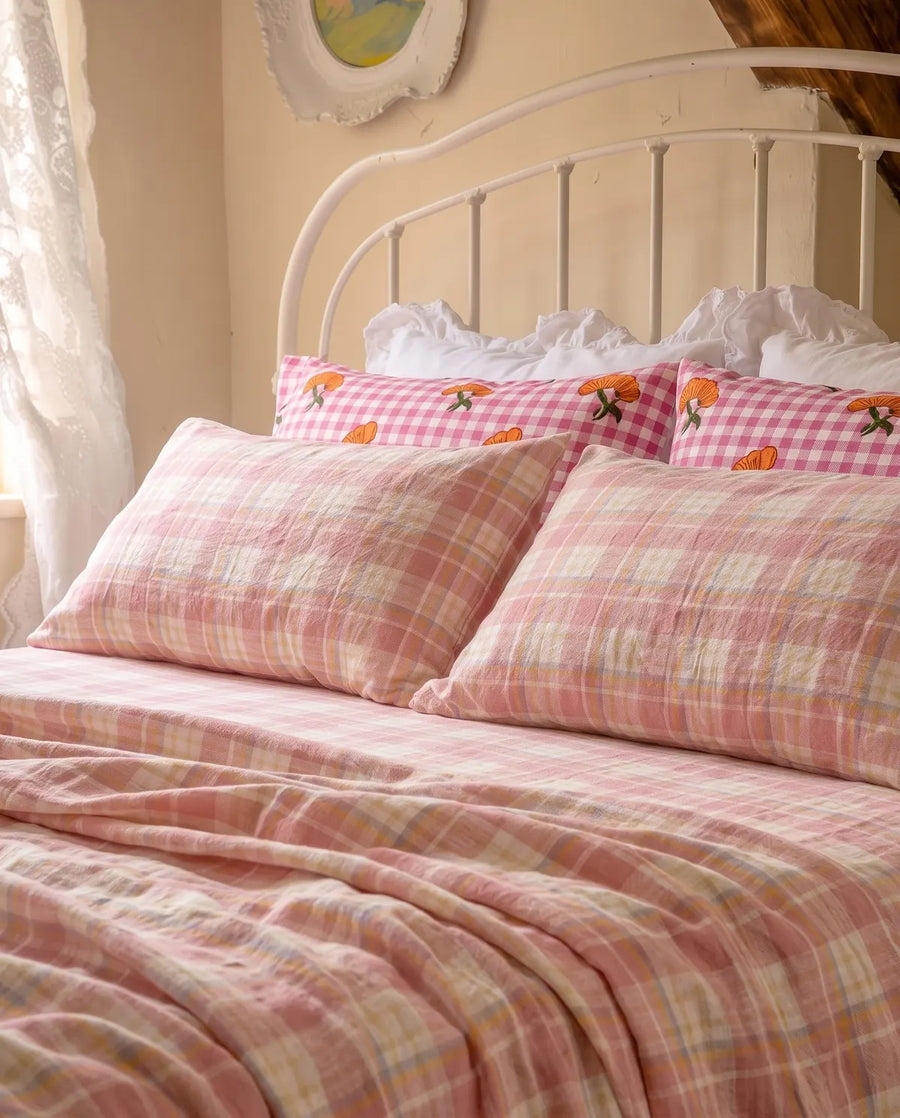 strawberry sundae nostalgic plaid sheet set matching pillowcases